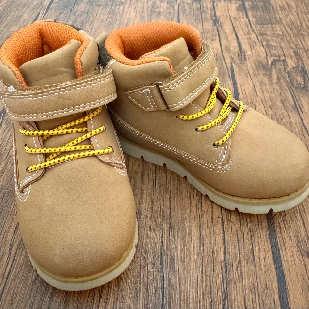 OshKosh B’gosh - Toddler Boots